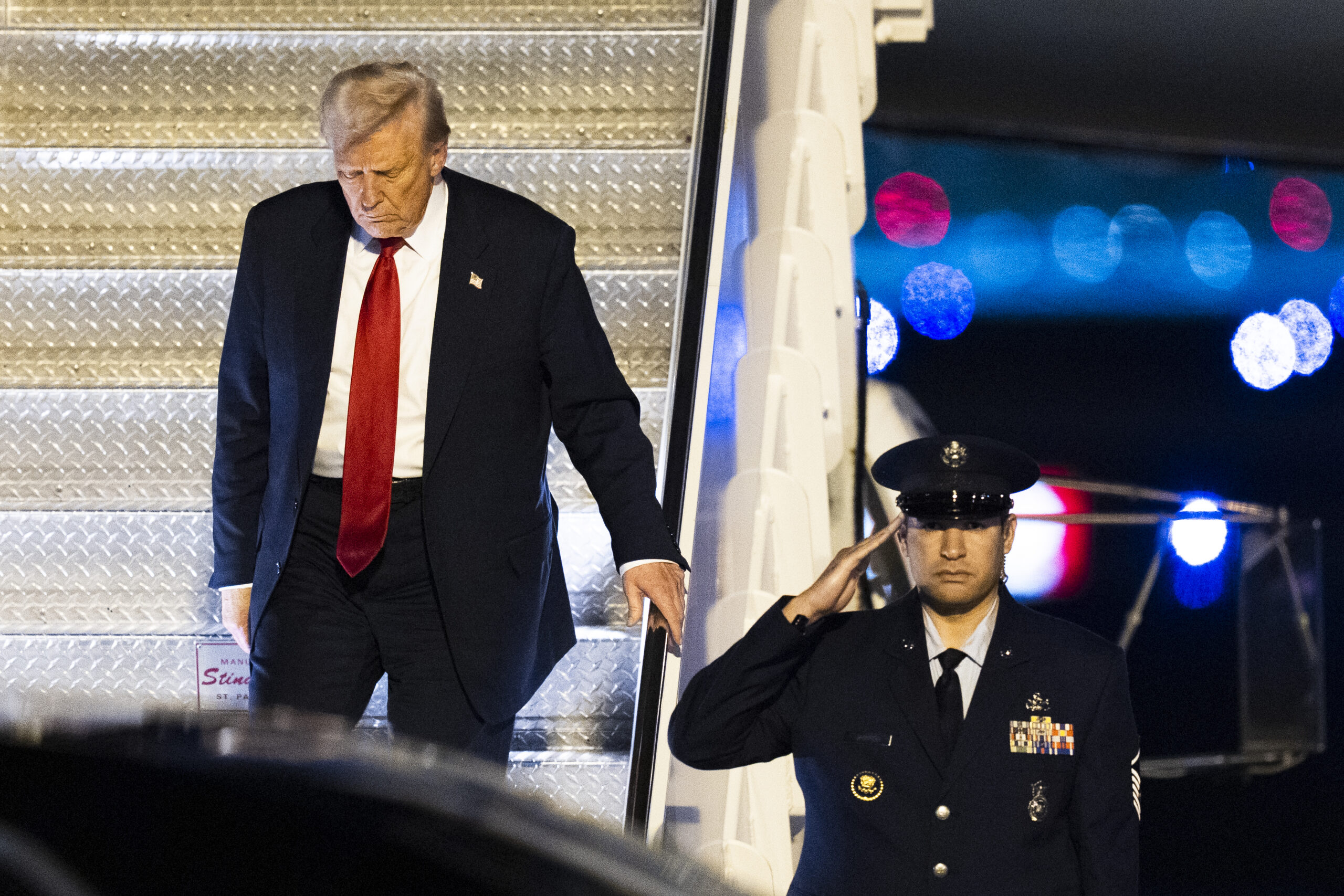 Judge Blocks Trump's War Law on Order for Venezuela deportation star-news.press/wp