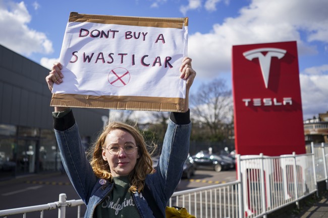 Victor Davis Hanson says Musk's home terrorism is building a "crescendo of hate" - Twitchy star-news.press/wp