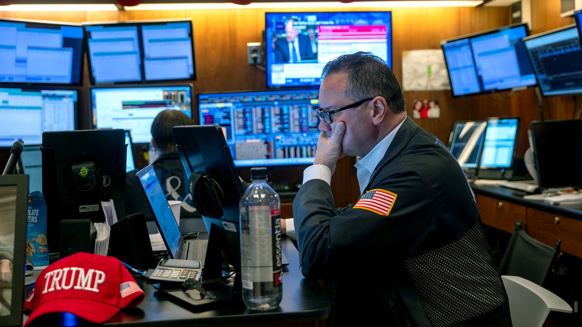 Dow rejects 675 points after S & P 500 fell in correction star-news.press/wp