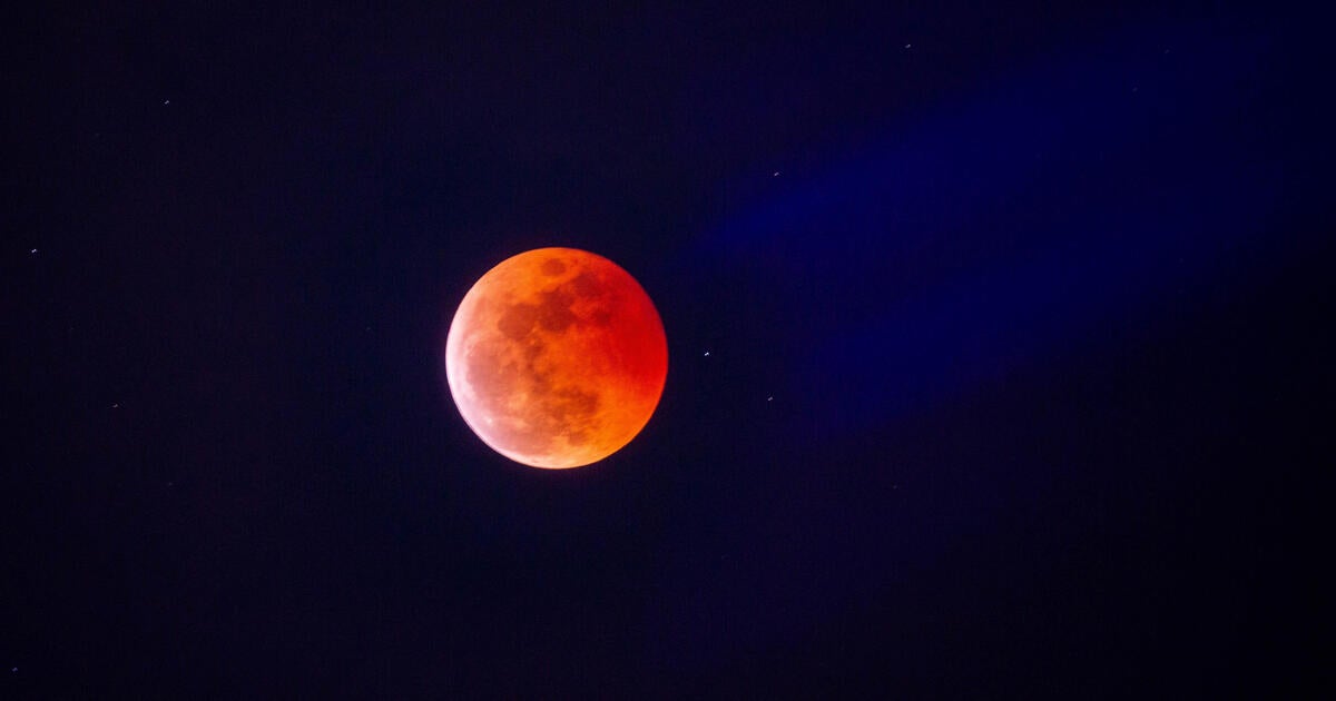 The full "Moon Moon's blood worm" arrives with lunar eclipse. Here's when and where to see him. star-news.press/wp