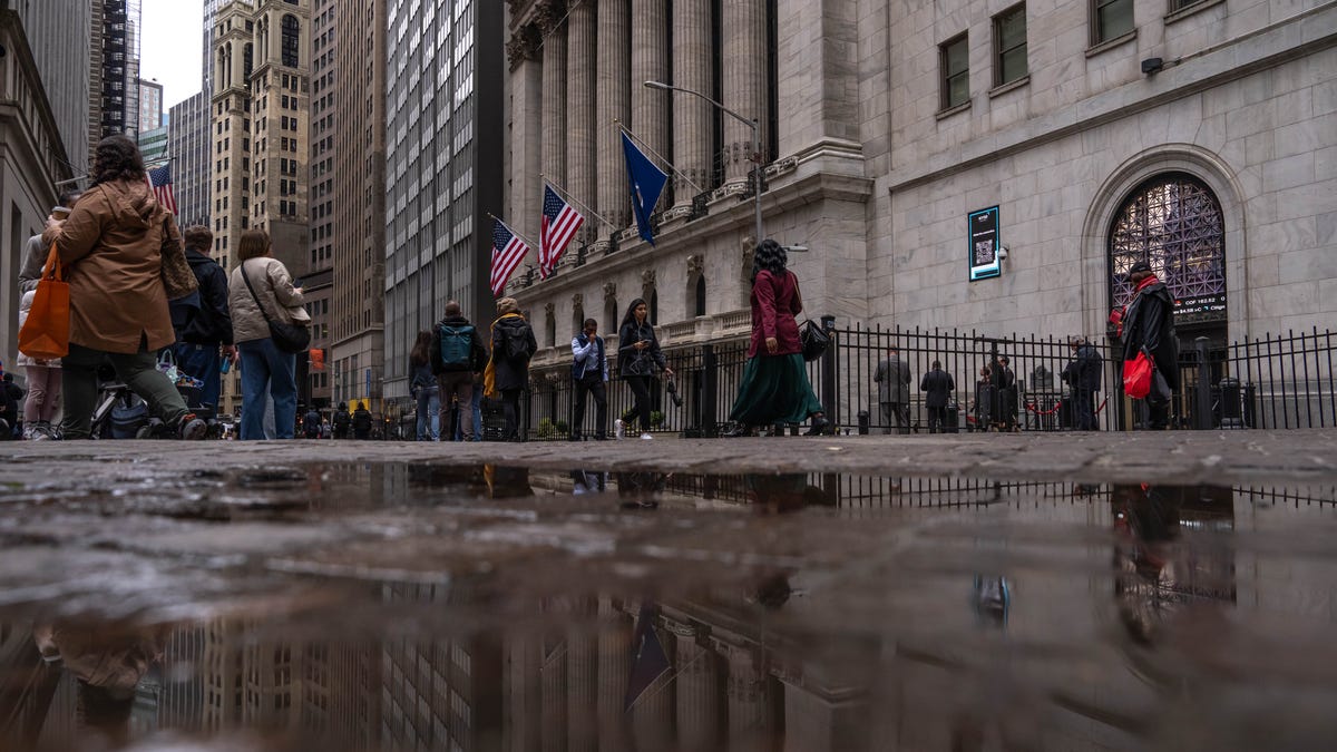 Stocks are mixed as united in Unitedhealth Drags on Dow, Tech tries to recover star-news.press/wp