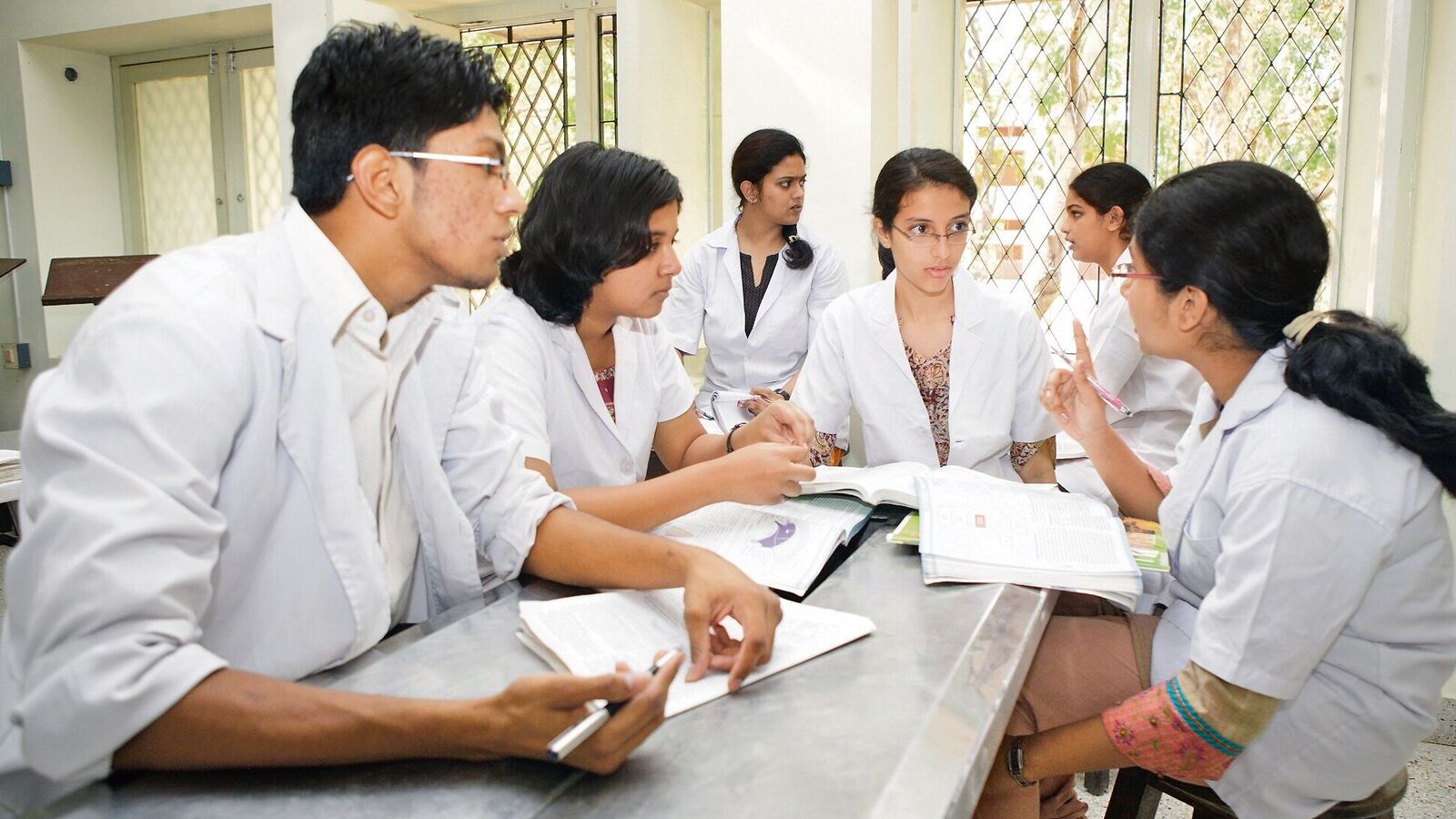 Indian first public health university cards star-news.press/wp