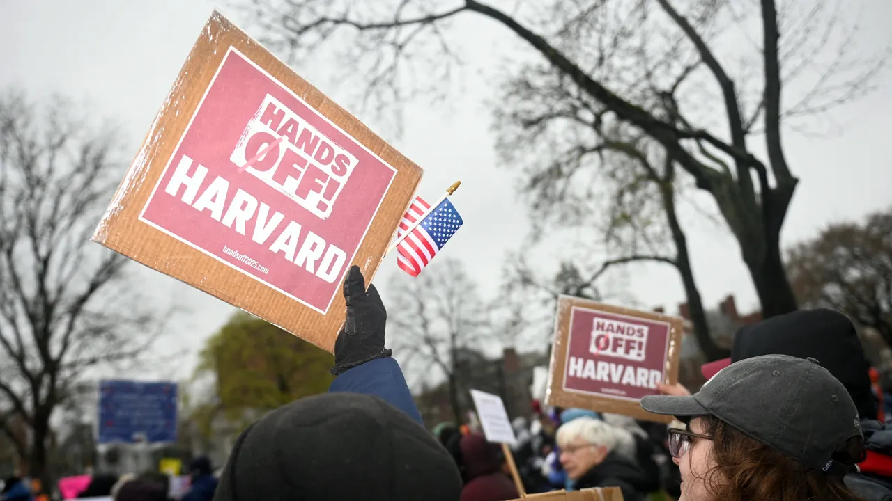 Flashback: Dems Defend Harvard, Although Columbia Trump Financing Financing, despite protecting the same legal background in 1983 star-news.press/wp