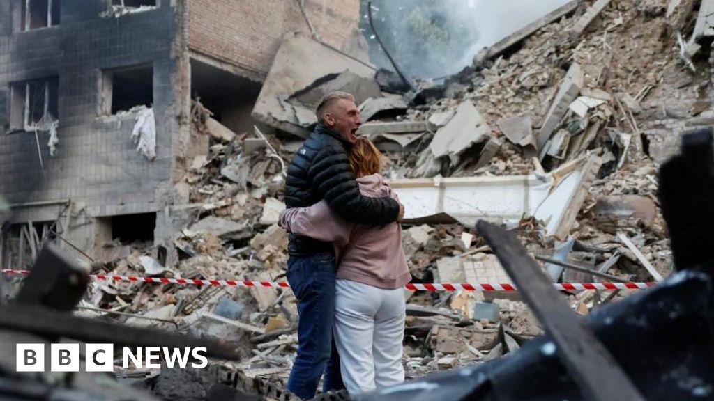 At least 15 were killed and dozens were injured in the Russian strike on Kyiv star-news.press/wp