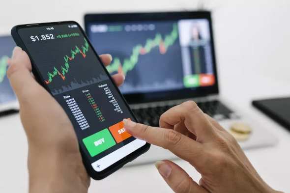 The inner circle of the strategy sells - warning from the storm for stock holders? star-news.press/wp