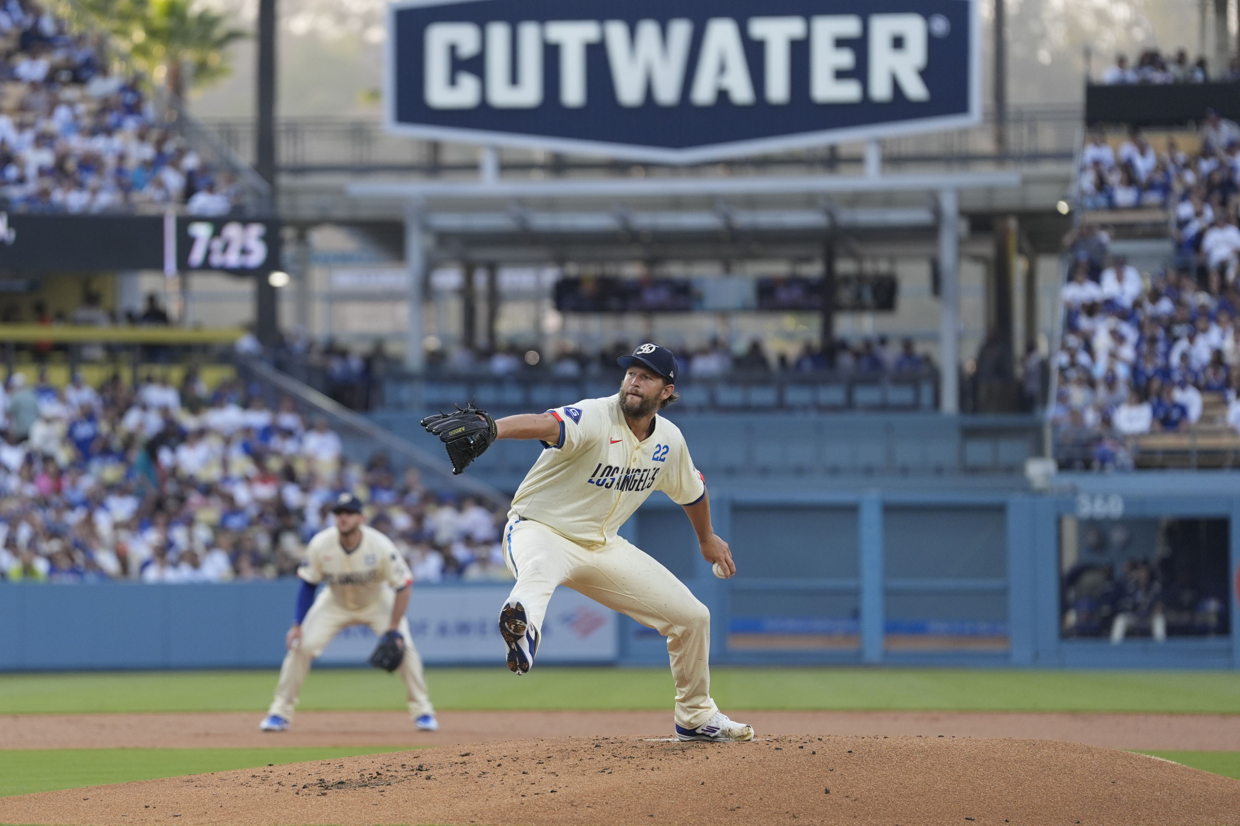 The Dodger Star talks about the competitors who acquire Raphael Devars star-news.press/wp