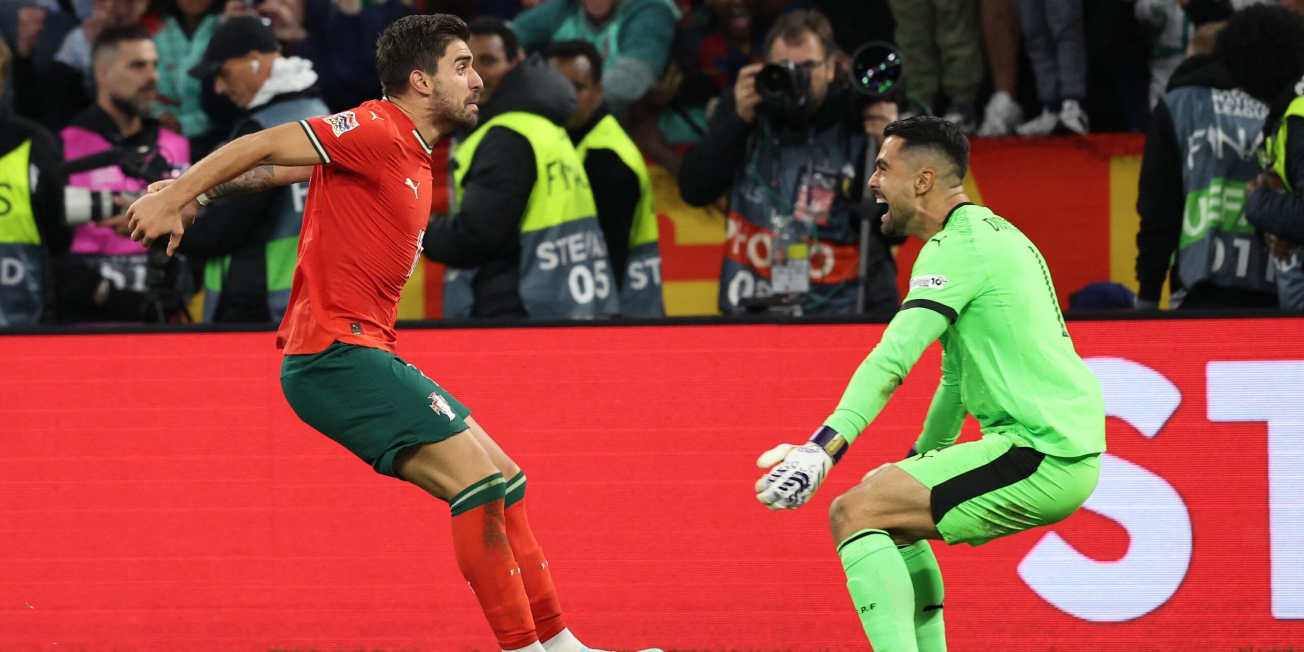 The elite goalkeeper says Man Utd to make his offer and enter star-news.press/wp