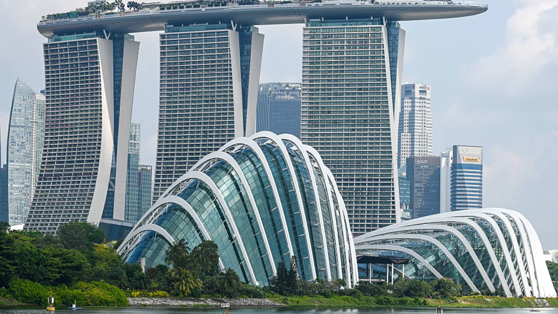 Singapore's economy grows by 4.3 % in the second quarter, overcoming expectations star-news.press/wp