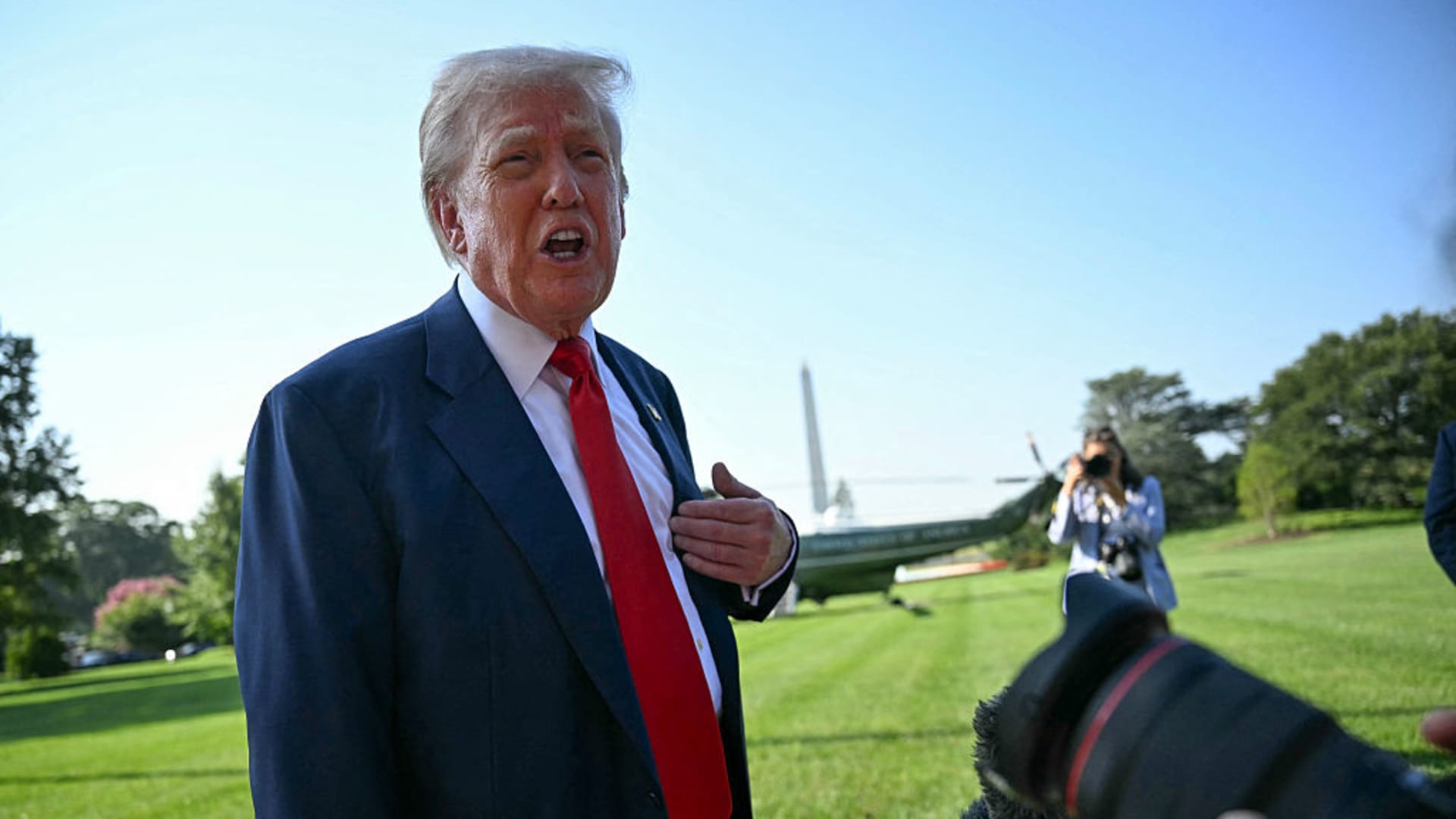 Trump deviates from Jeffrey Epstein's questions; Maxwell meets the Ministry of Justice star-news.press/wp