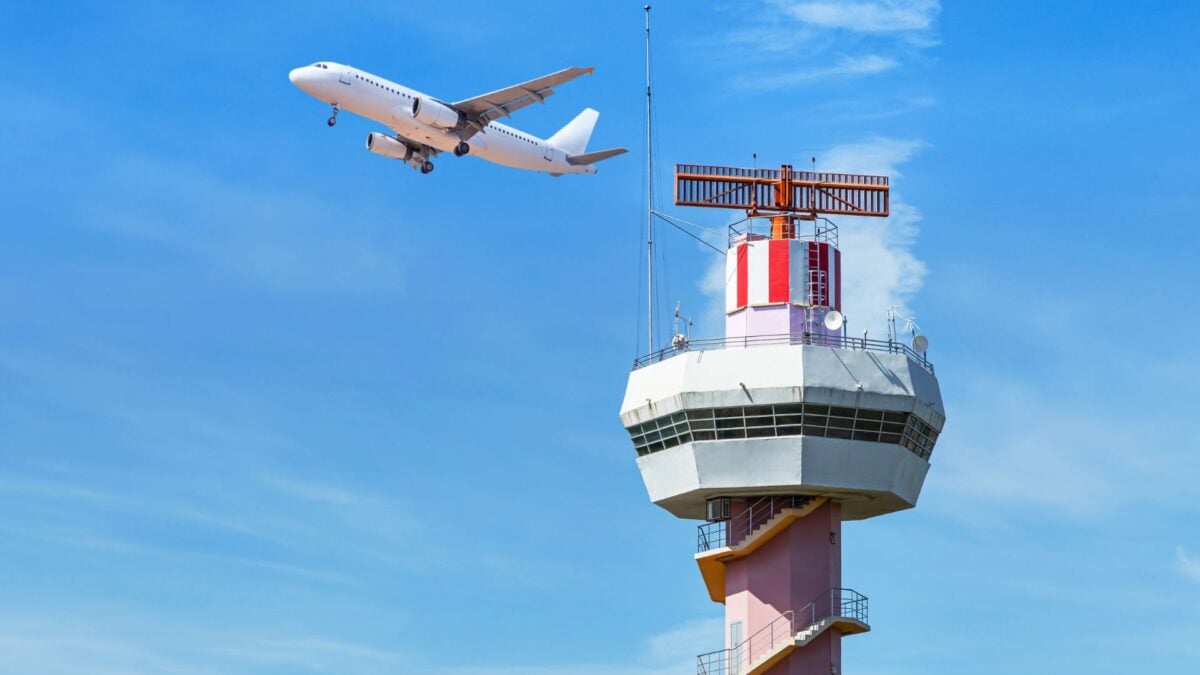 Foreigners can discover Earth airports from 200 light years