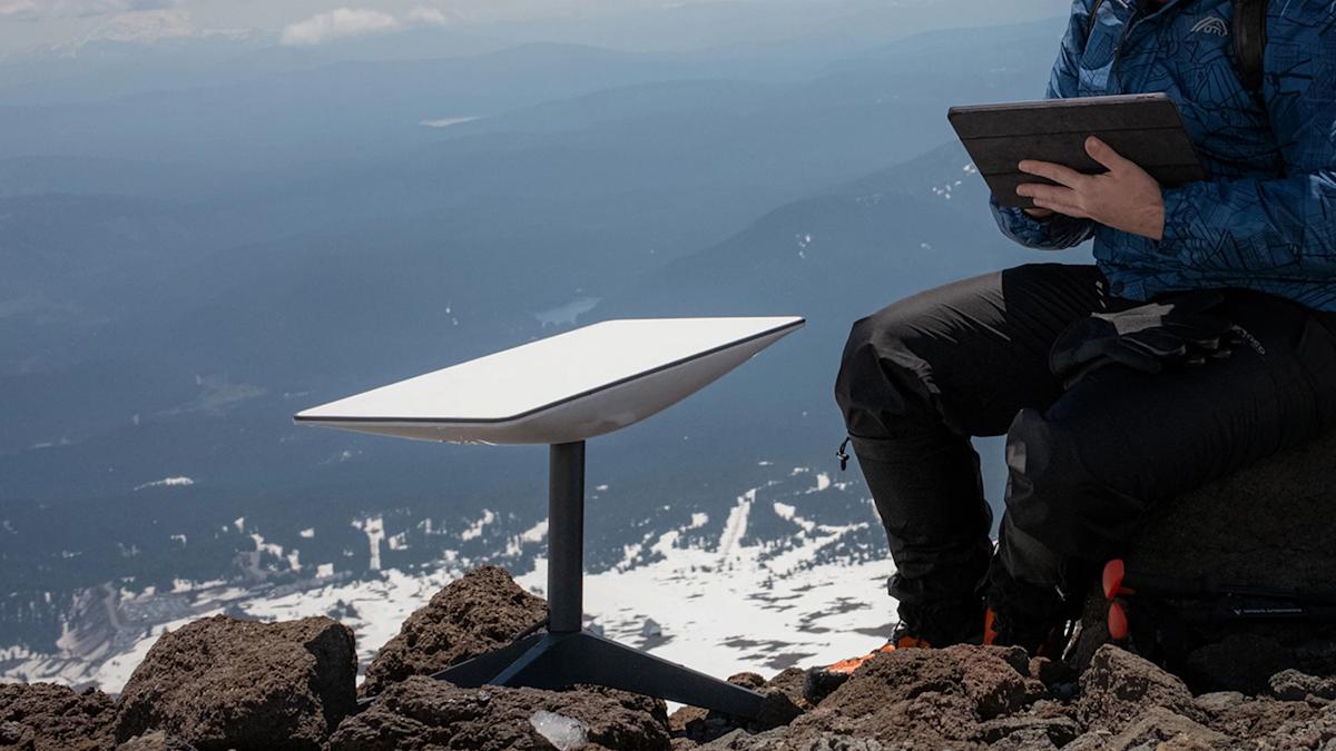 The service returns after more than two hours down