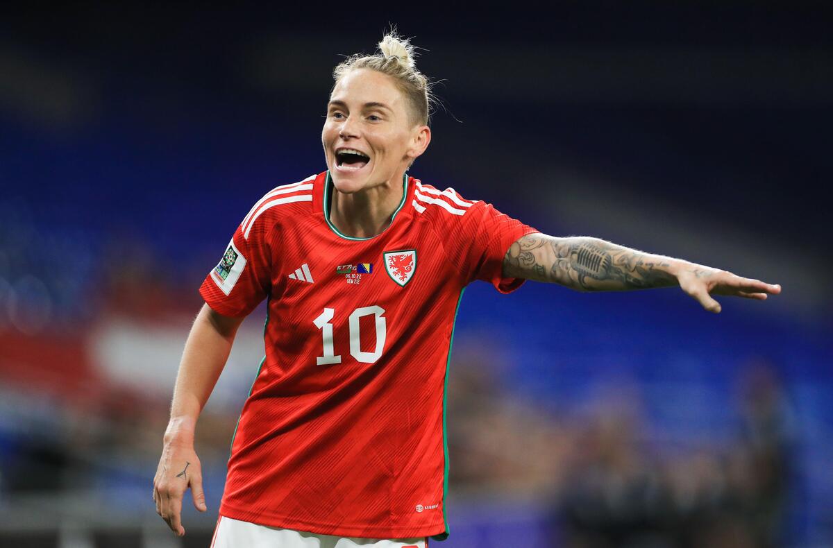 Welsh women have a bus crash and cancel training star-news.press/wp