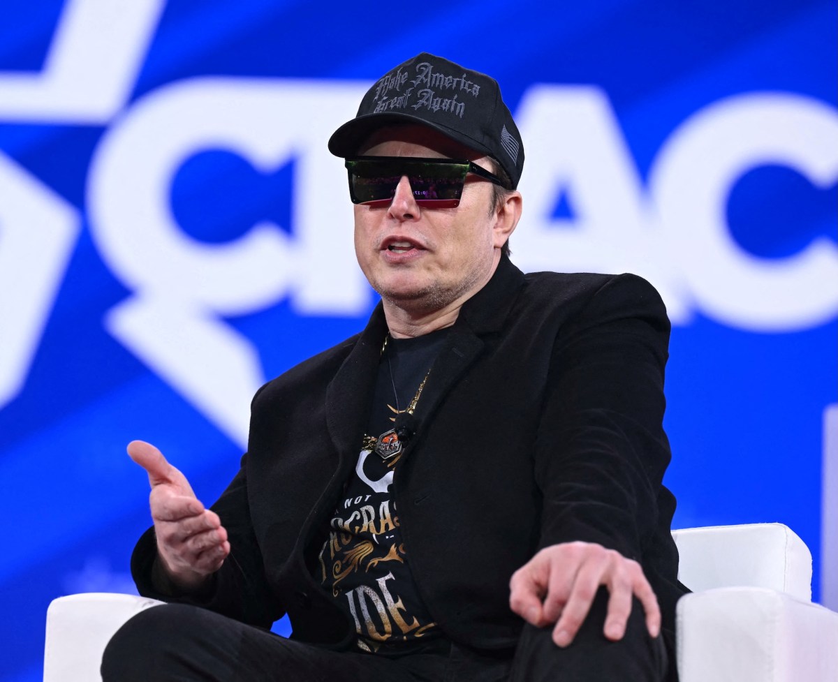Grok 4 seems to consult Elus Musk to answer the controversial questions