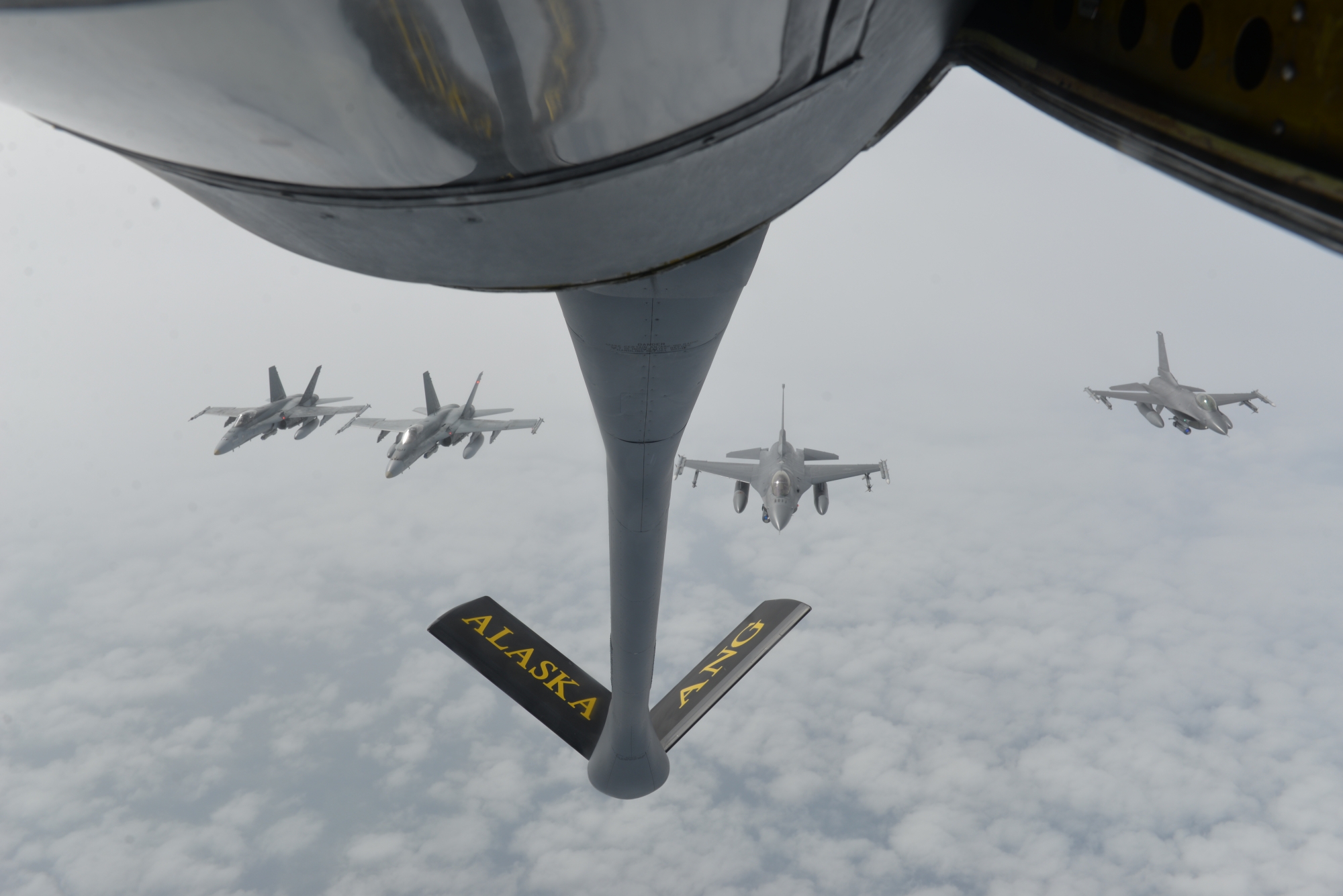 NOORAD fighter planes display with the width of power near the Russian border star-news.press/wp