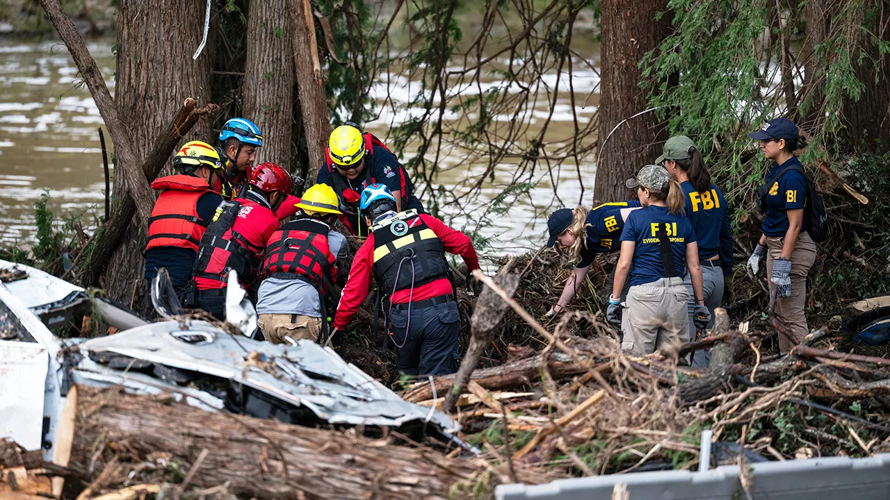 The number of dead in Texas floods exceeds 100, as Abbott undertakes to find every missing person and the most headlines star-news.press/wp