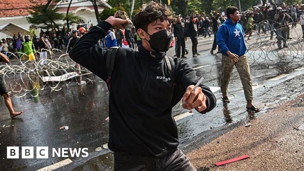 Three dead after protests against the death of the taxi driver in Indonesia star-news.press/wp