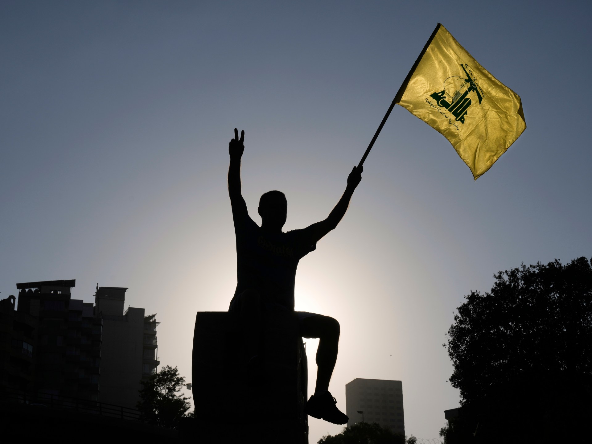 Hezbollah supporters protest against disarmament before the Lebanese government talks Hezbollah news star-news.press/wp