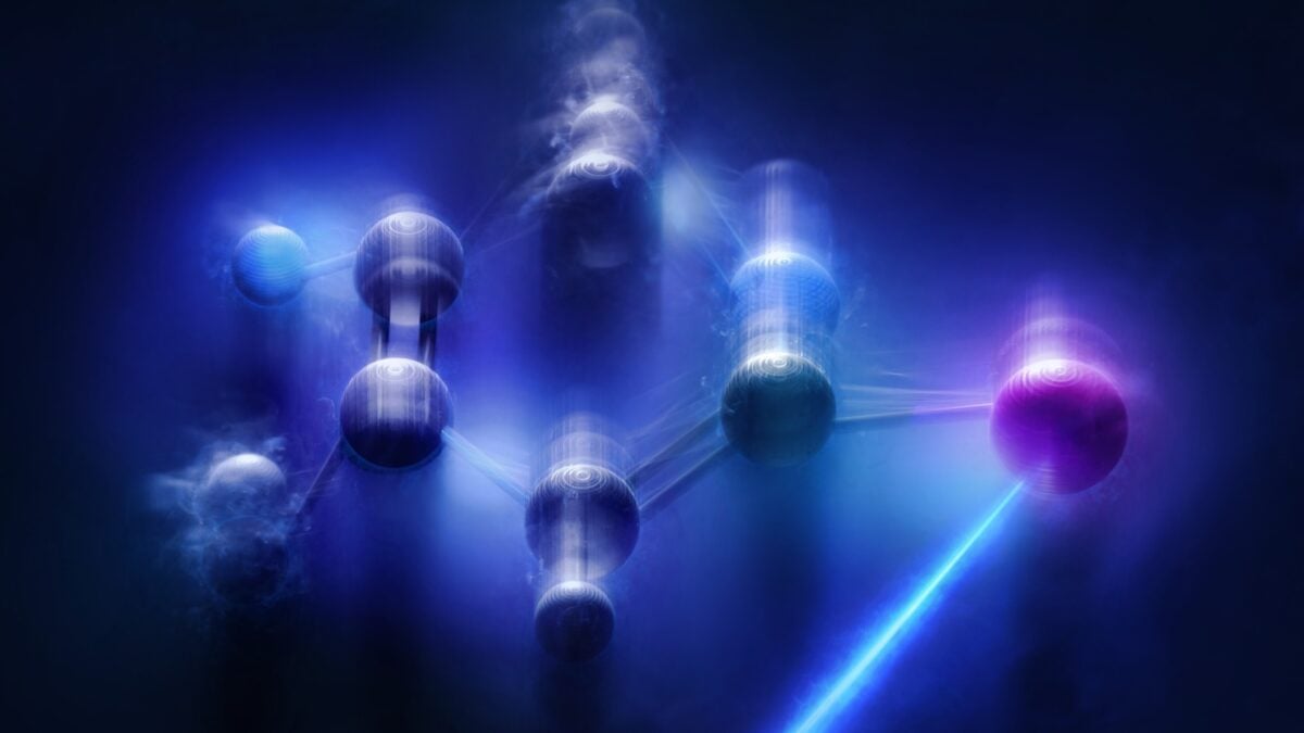 The first look at the explosion molecules reveals its quantum secrets