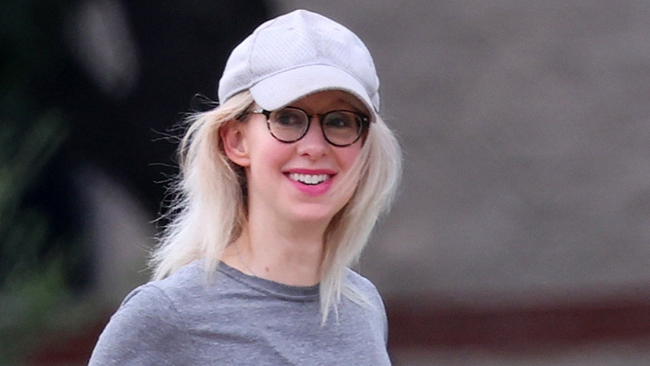 Elizabeth Holmes was spotted in Texas Prison, where Gisslain Maxwell was transferred star-news.press/wp