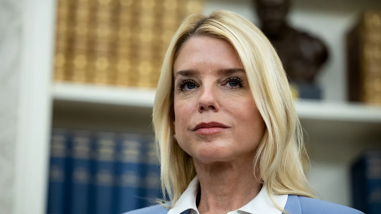 Public Prosecutor Pam Bondi calls Trump against the crime of the capital, "Crystal Clear" star-news.press/wp