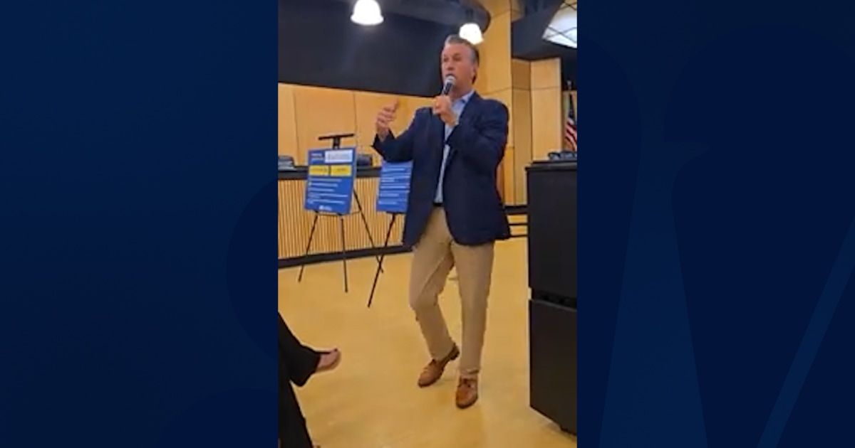 Alabama Rep. Moore left the town hall after participants took star-news.press/wp