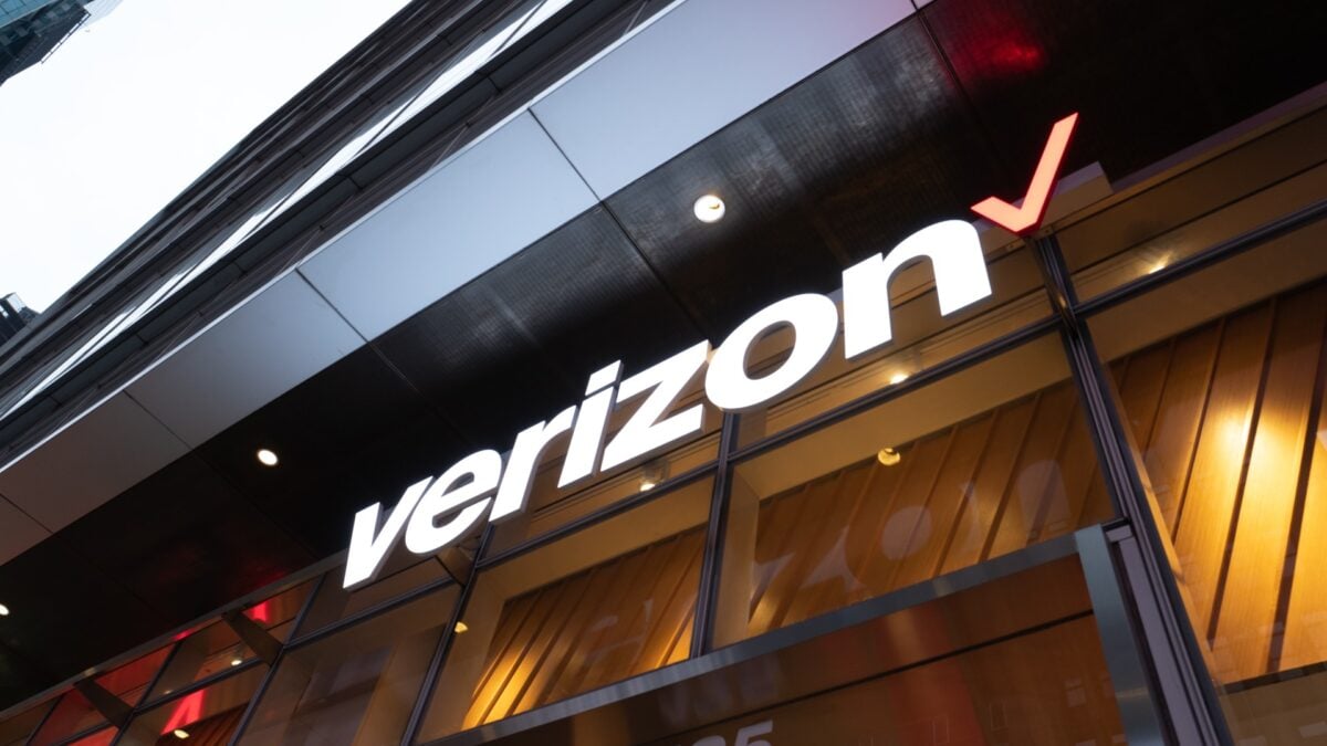 Verizon finally regains the service in most areas after the final current is cut off