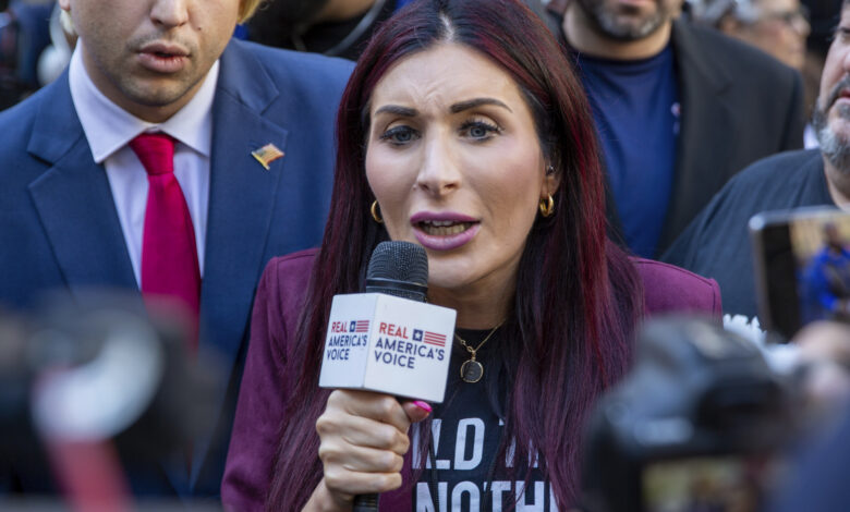 Laura Loomer mocks the democratic Senator after the intelligence meeting star-news.press/wp